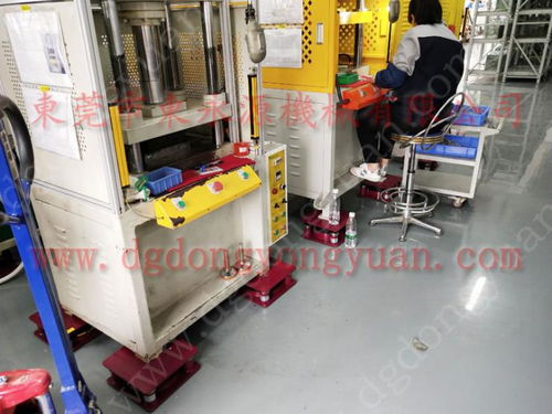 立式注塑機(jī)減振臺(tái)與焊管液壓打孔機(jī)減震墊 為何選錦德萊壓花機(jī)？